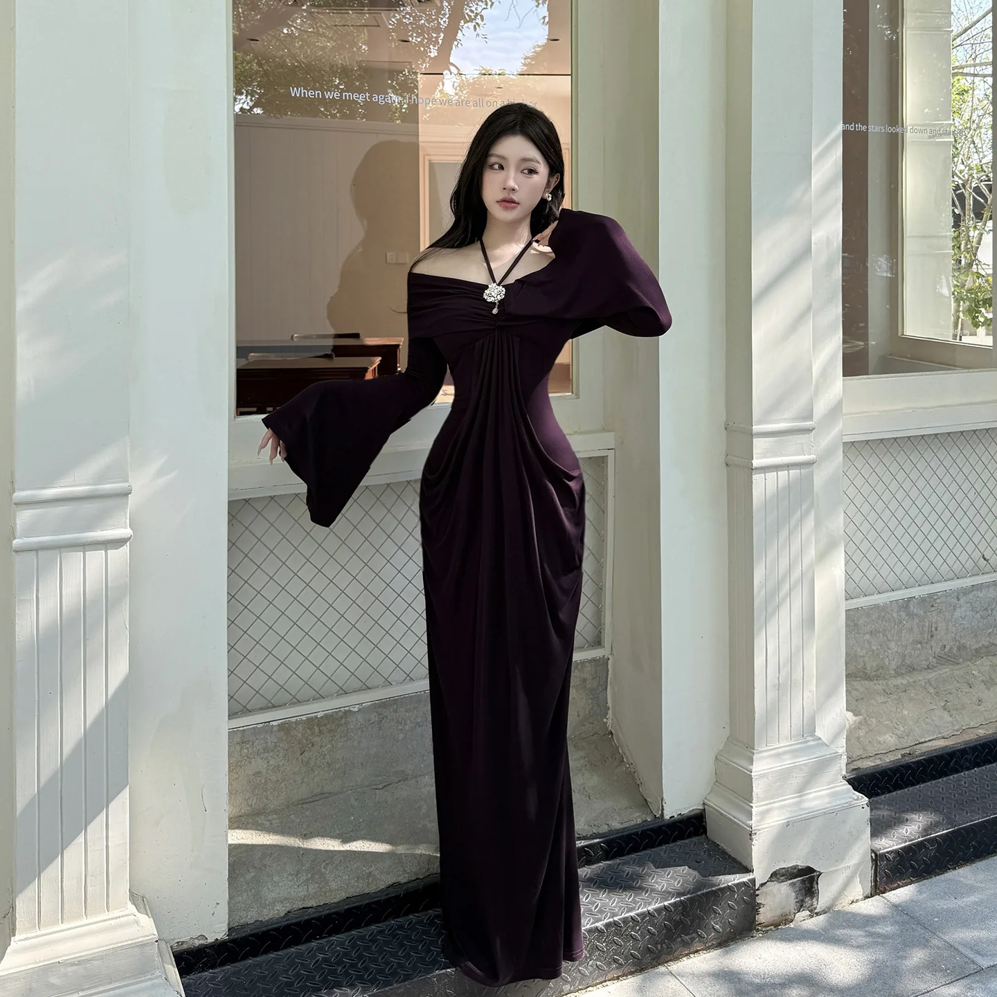 Vestido de noche francés elegante con cuello Halter para mujer, vestido de noche morado con hombros descubiertos y cuello oblicuo, manga acampanada, ceñido al cuerpo, para fiesta y graduación