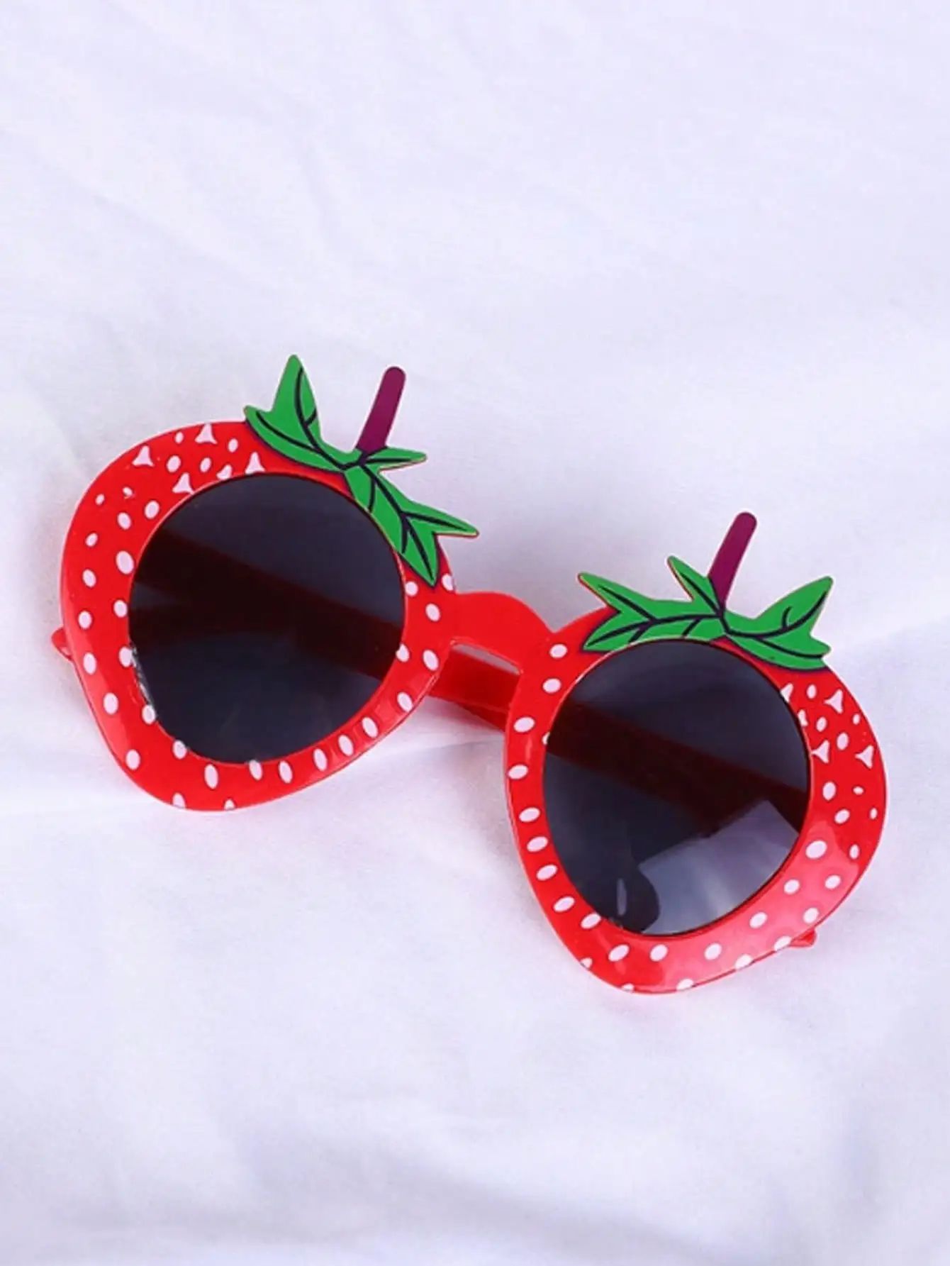 1 Piece GIFTPORIUM Strawberry Sunglasses Party Glasses Fruit Decoration Novelty Clothing