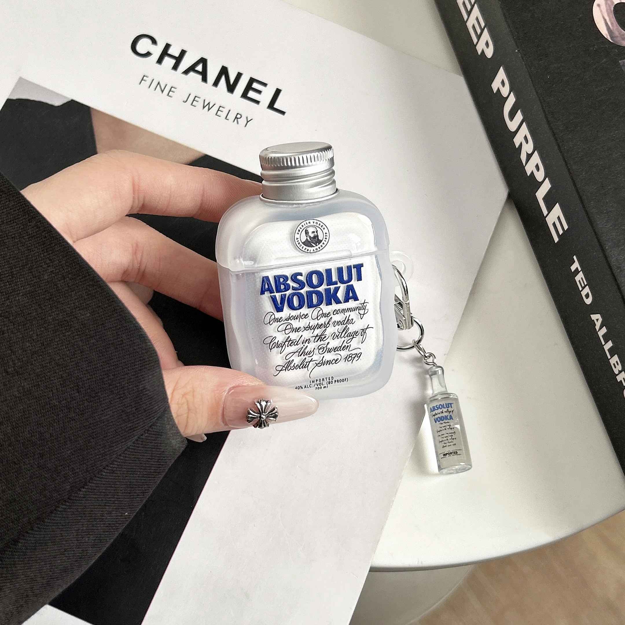 Funda de silicona 3D creativa con diseño de vodka y colgante para auriculares AirPods 4 Pro 3 2 1 Pro2 Pro3