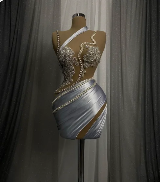 

Sexy Nude Silver Sleeveless Short Prom Dresses Pearls Crystal Wedding Toasting Dress Mini Homecoming Robe de Mariee Customized