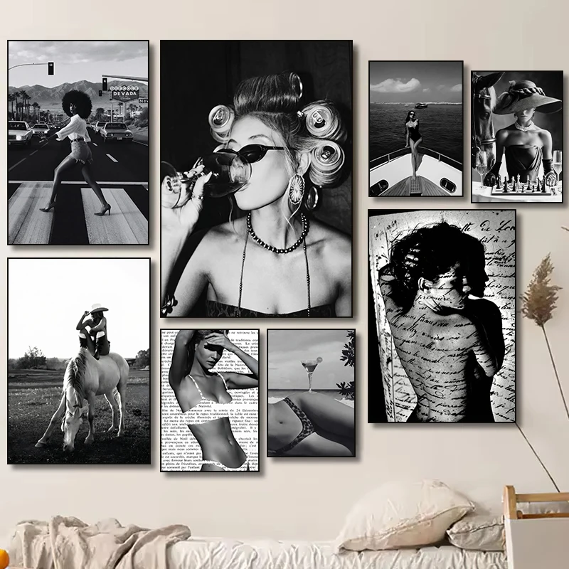 Schwarz-Weiß Yachtmädchen Cowgirl Sexy Frau Wein Trinkend Fotografie Poster Leinwanddruck für Wohnzimmer Heim-Dekoration