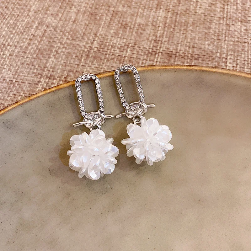 Women's Double Side White Shell Pearl Stud Earrings, Exquisite
