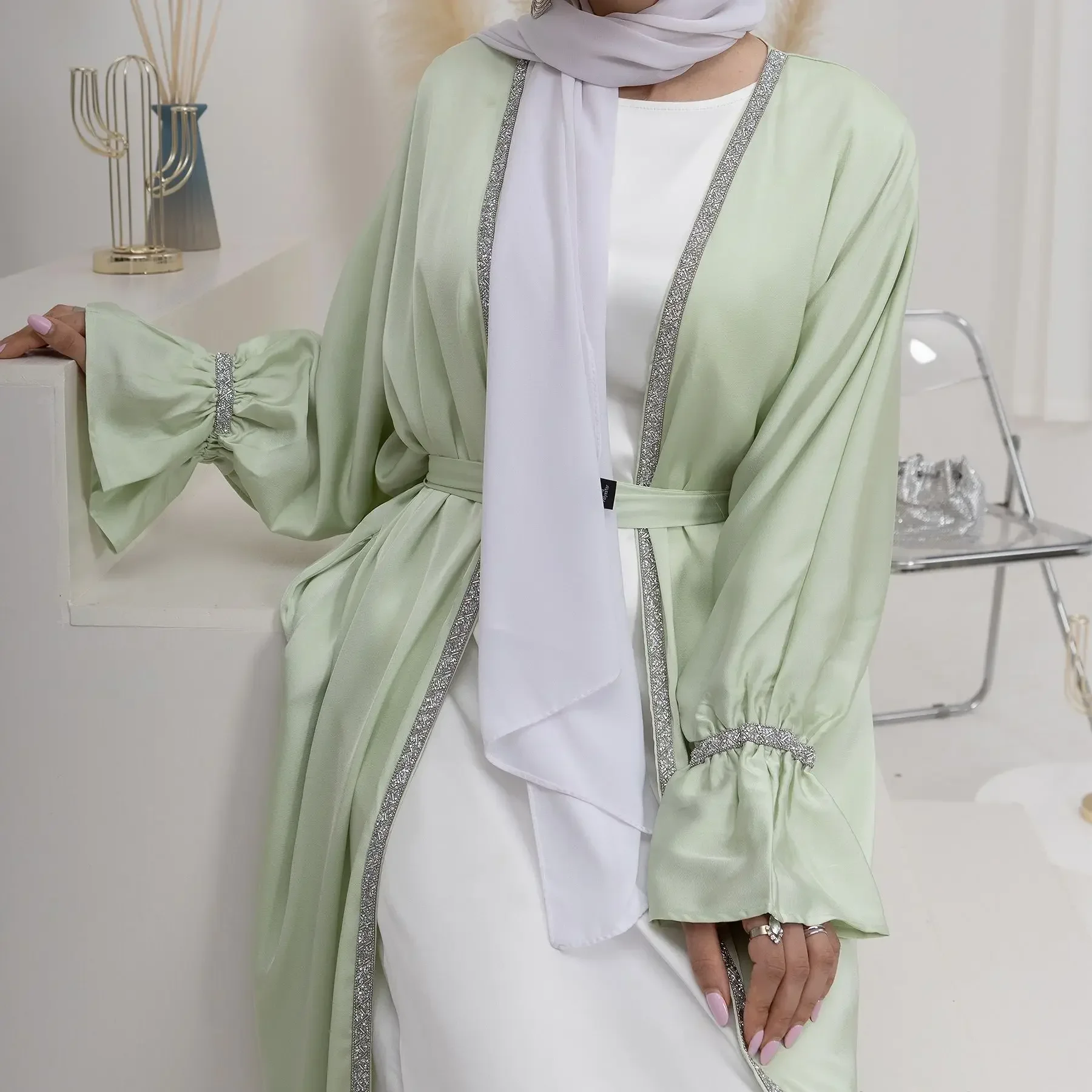 Kimono Abaya Turchia Raso Abaya Aperto per Le Donne Dubai Pianura Manica Svasata Perline Abiti Musulmani Vestito Islamico Africano Caftano Veste