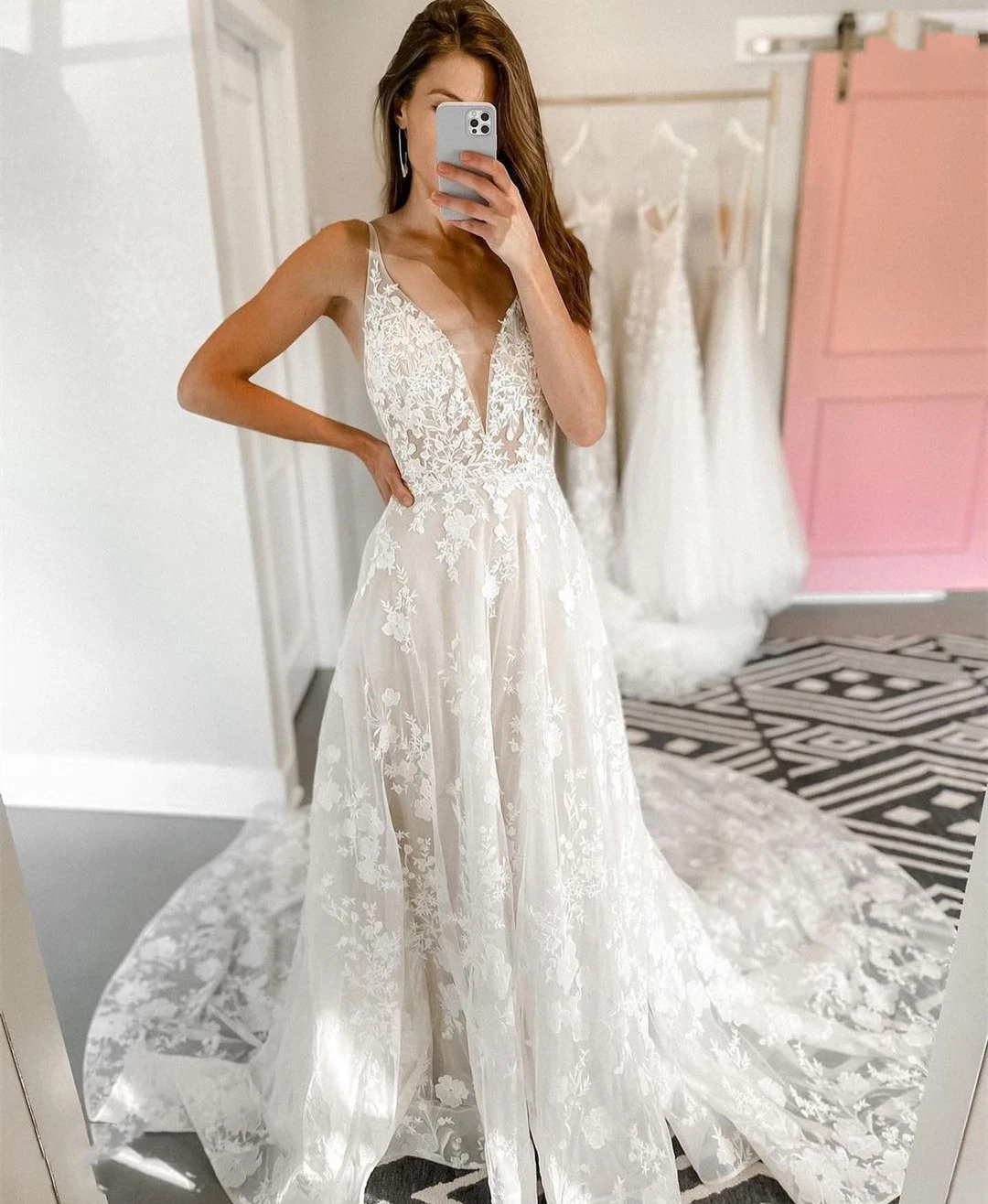 Lace V-Neck Wedding Dress For Women Sleeveless Floor Length Sweep Train Sexy Deep V Bridal Gowns Cutomize Made Robe De Mariee