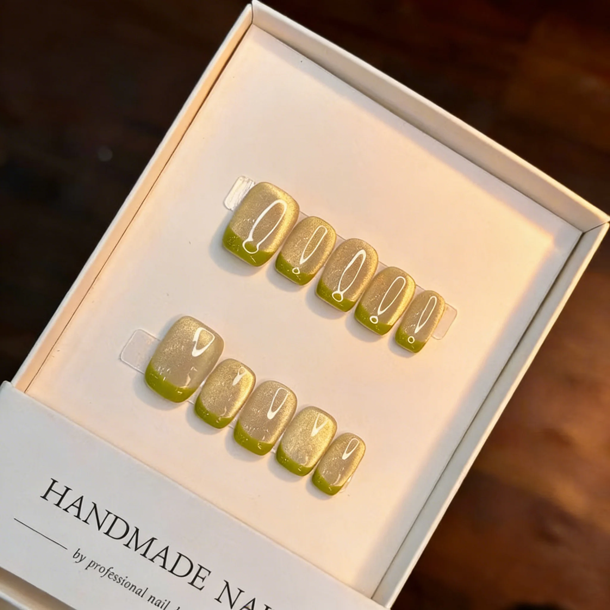 

10pcs Green Cat Eye Handmade Nails French Solid Color Sparkling Press on Nail Short Square False Nail for Women&Girl Fake Nail