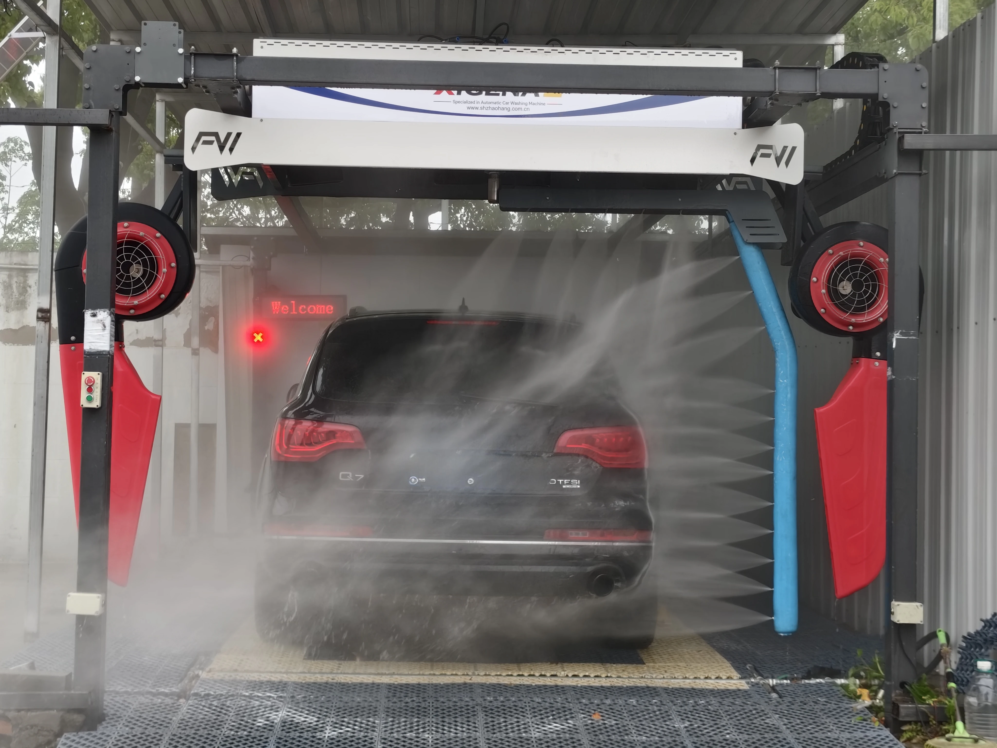 High QualityPLC Control Automatic Touchless Carwash Automatic Car Wash Machine
