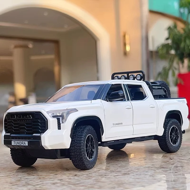 

1:24 Tundra Pickup Model Toy Diecast Alloy Car Front Wheel Steering Doors Opened Sound Light Pull Back car for Children's Toys