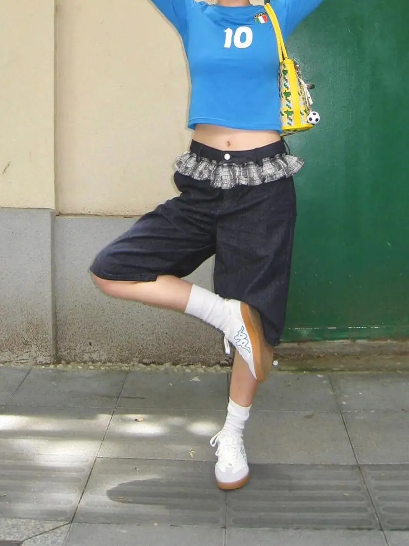 

Женские джинсы в американском стиле с клетчатыми вставками, высокой талией, длиной до колена, прямые, из денима, с эффектом потертости, в стиле ретро