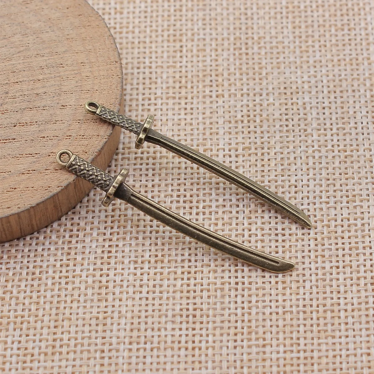 10pcs 49mm Antique Silver Color Antique Bronze Color Acgn Cosplay Sword, Gun, Sword And Halberd Charms