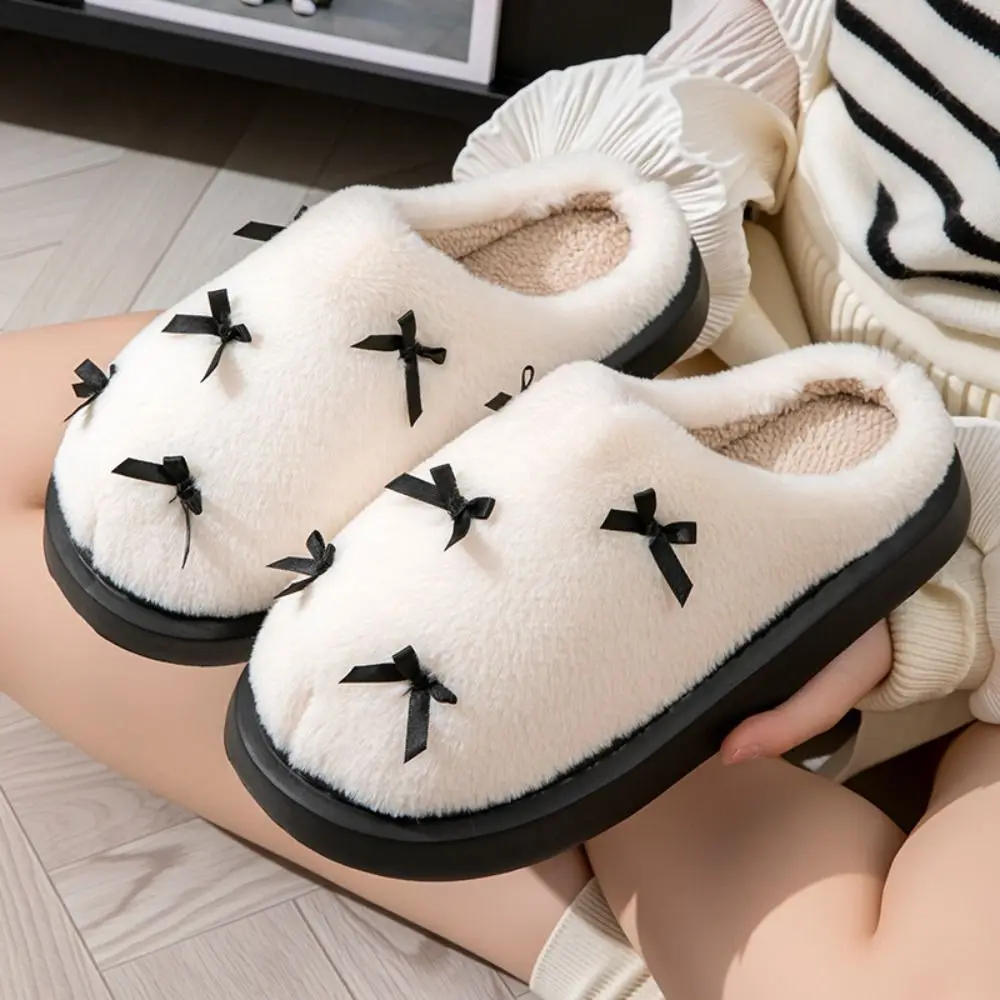 Zapatillas de pareja de felpa suave, chanclas esponjosas con lazo, zapatillas más cálidas para invierno, zapatos de algodón gruesos y cálidos para el hogar, clima frío
