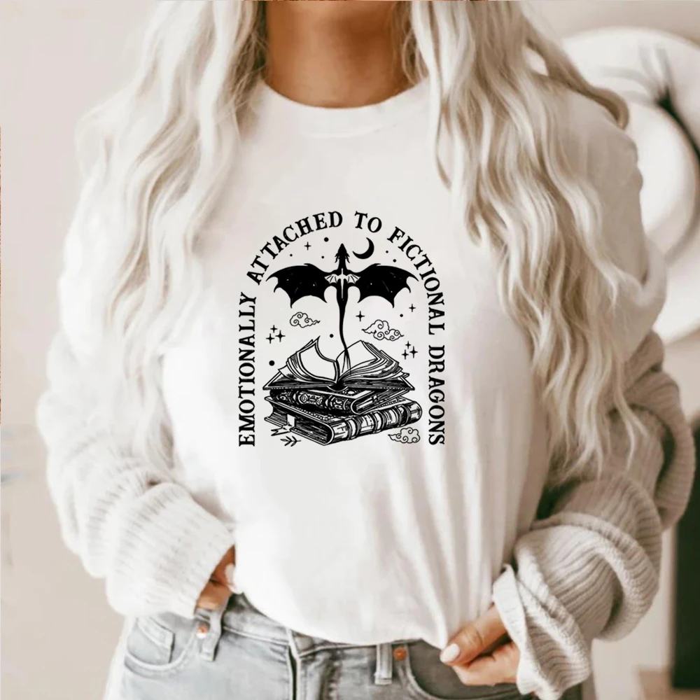 Attaccato emotivo ai draghi di fantasia maglietta Bookish Fantasy Romance Reader Gift Romantacy Book Merch Wingleader Booktok Tee