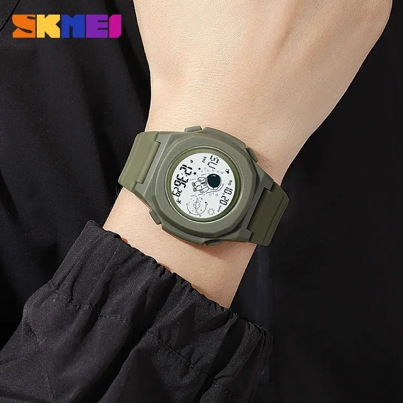 Skmei Fashion Casual Chrono Back Light Digital Date Wristwatch Clock Reloj Hombre Astronaut Style Countdown Men Sport Watch 2024