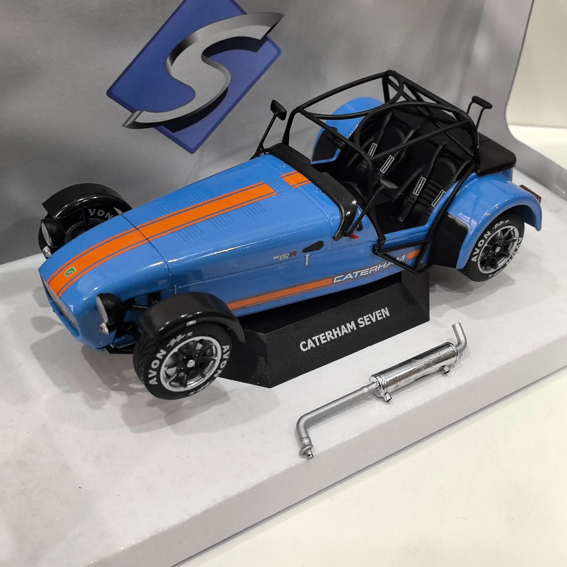 

Diecast SOLIDO 1/18 Scale CATERHAM SEVEN Alloy Car Model Collectible Toy Gift Souvenir Display Ornament