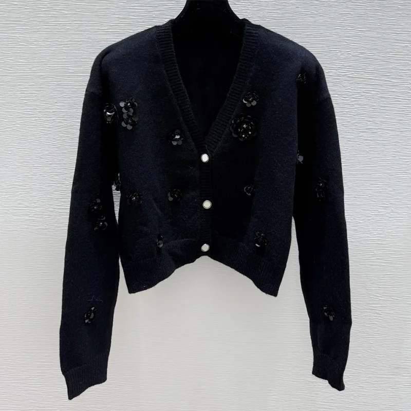 เสื้อคาร์ดิแกนผู้หญิงสไตล์เกาหลีคุณภาพสูง ประดับเลื่อมหนักและงานปักลูกปัด เสื้อสเวตเตอร์หรูหรา 251028119