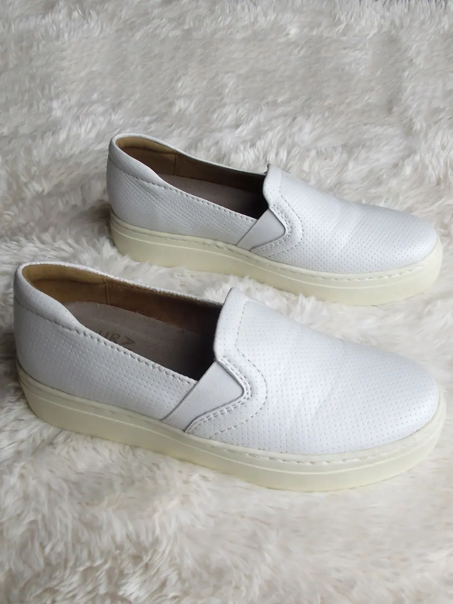 

Breathable Leather Punching Casual oes Women Slip-On Segmented Color Hollow out Board oes White Size 36 Size 37