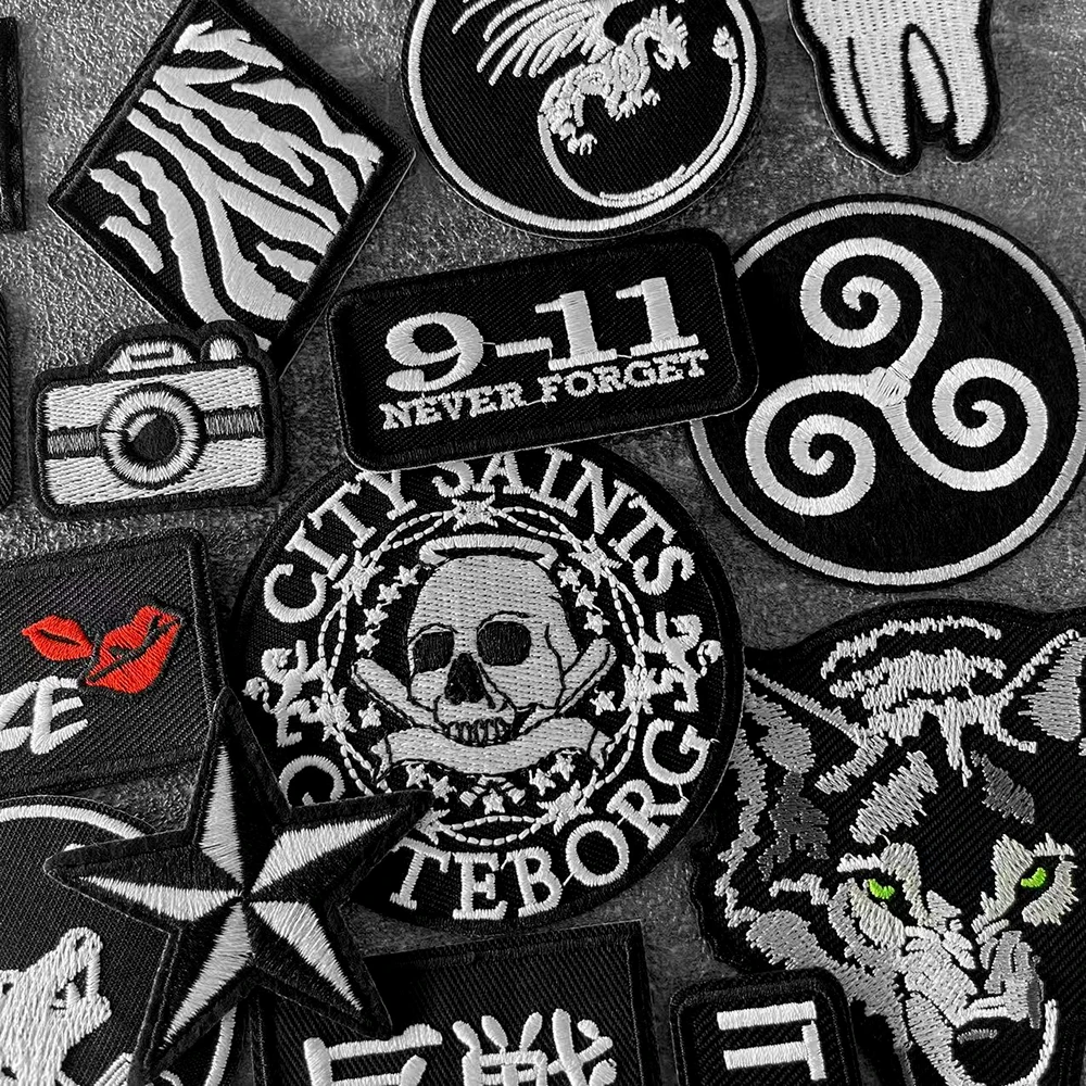 SARCASM لا تنسى أبدًا من ILIKE CATS بقع سوداء بيضاء مطرزة شارات الهبي الحديد على بقع الاطفال للملابس ملصقات التصحيح