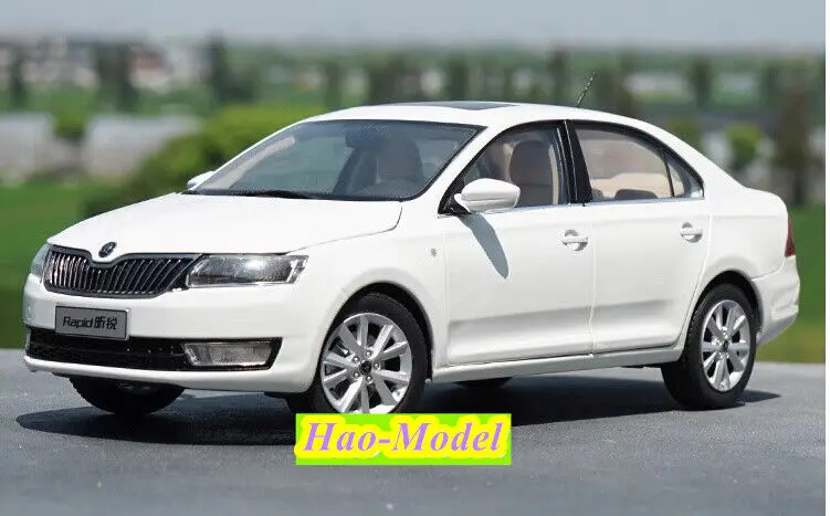 

1/18 для Shanghai Volkswagen Skoda RAPID 2016, литая под давлением модель автомобиля из сплава, игрушки для мальчиков, детские подарки, коллекция украшений для хобби