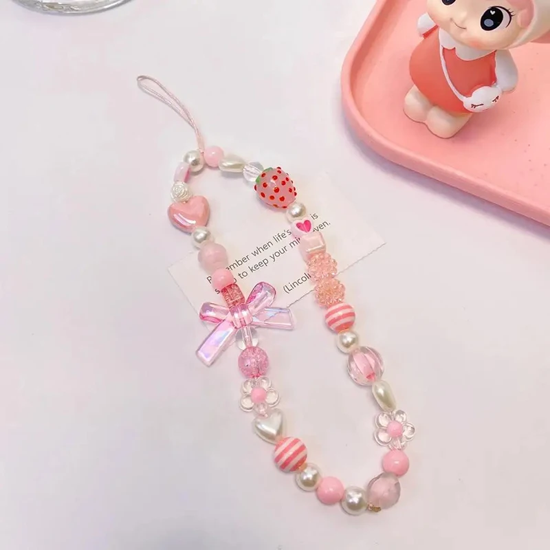 Rantai Ponsel Tali Ponsel Stroberi Merah Muda Manis dan Lucu untuk Wanita Rantai Mutiara Liontin Ponsel Kunci Jimat Perhiasan Lanyard Antihilang