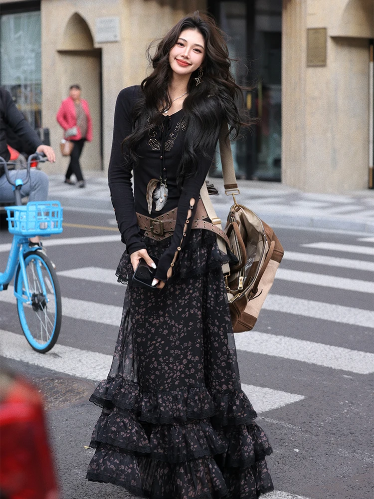 

Retro V-ne T-irt with Feather Decoration Multi-button Hollow Design Long Sve Slim Fit Women's Top High Elastici Knitted