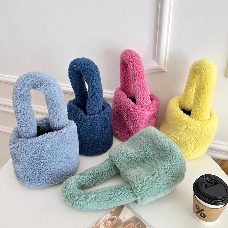 Plush Faux Fur Bucket Bag for Women Fashion Imitation Lamb Wool Bags Luxury Design Furry Handbags Ladies Winter Soft Tote Bag