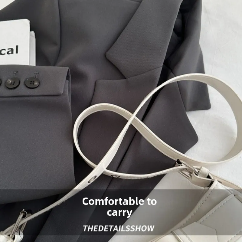 Schicke Y2K Damen-Unterarmtasche mit doppelter Gürtelschnalle, verstellbarem Riemen, trendige, punk-inspirierte Handtasche, für lässige Schultertasche. – Detail 15