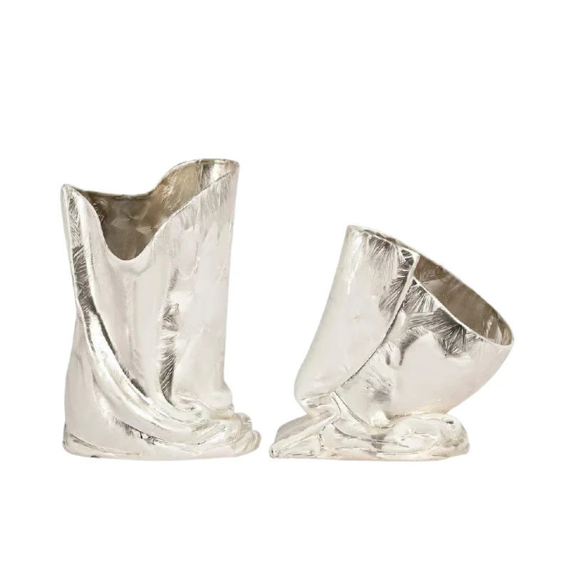 

Simple light luxury pearlescent strand ceramic flower ornament