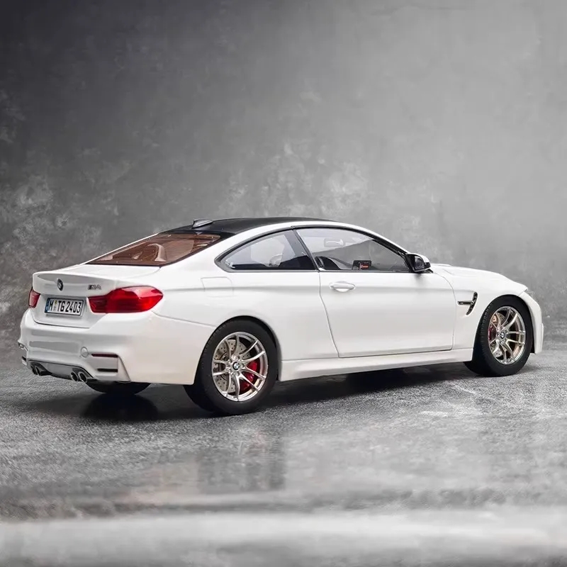 PARAGON BMW M4 F82 1:18 High Detailed Realistic Simulation Metal Diecast Alloy Collectible Scale Car Model For Boys Perfect Gift