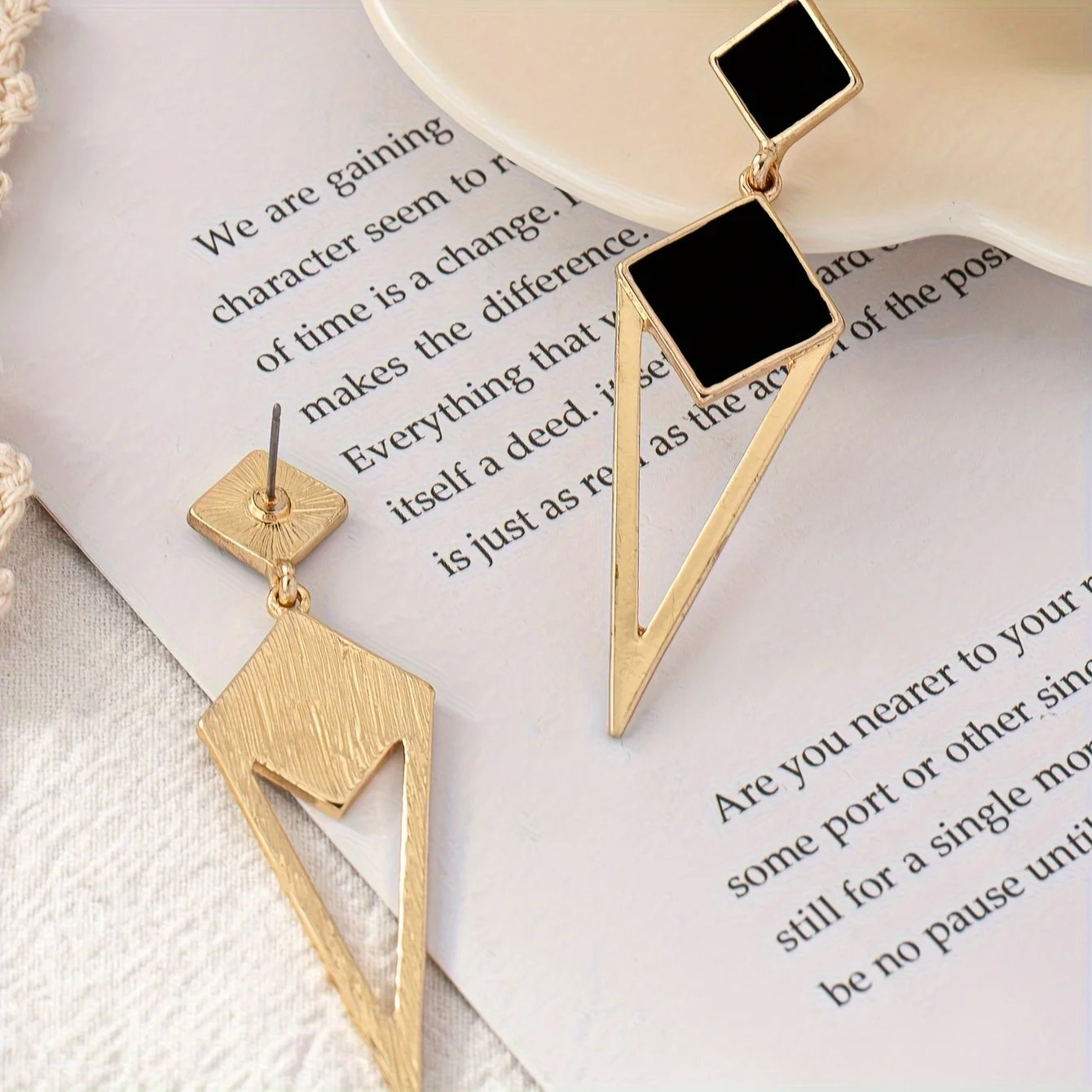 A Pair of Fashionable & Versatile Summer Trendy Alloy Rhombus Oil-Drop Dangle Earrings