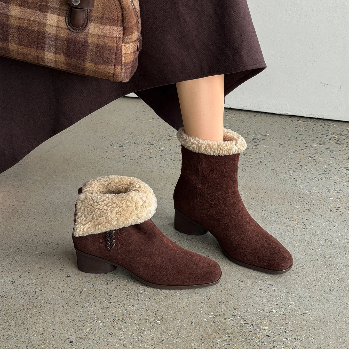 Dilalula 2027 Natural Leather women's Winter Snow Boots Square Toe Med Heel Warm Wool Boots Female Mature Short Boots Winter