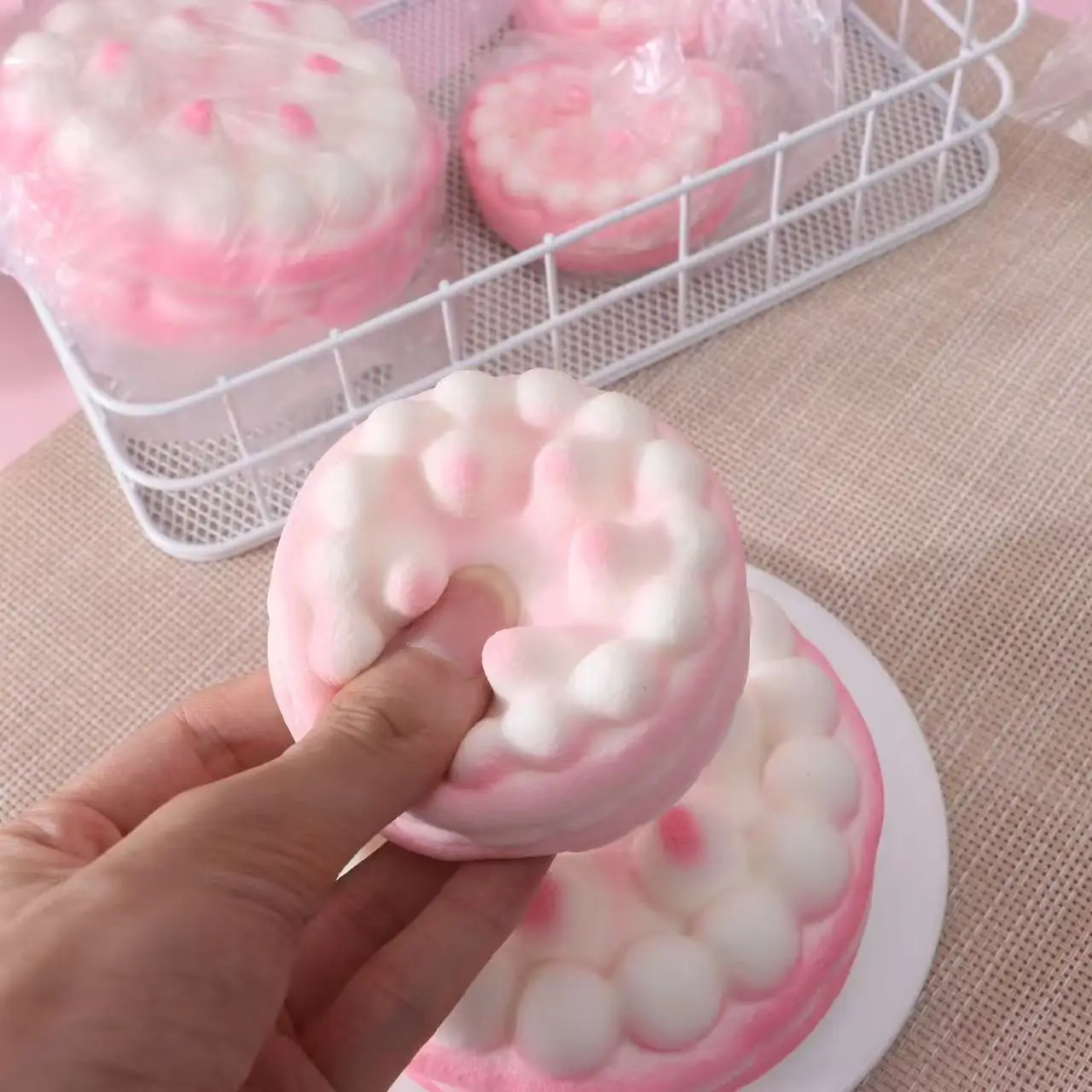 

Simulated Raspberry Cake PU Soft Squeeze Toy, Slow Rebound Stress Relief Fidget Toy
