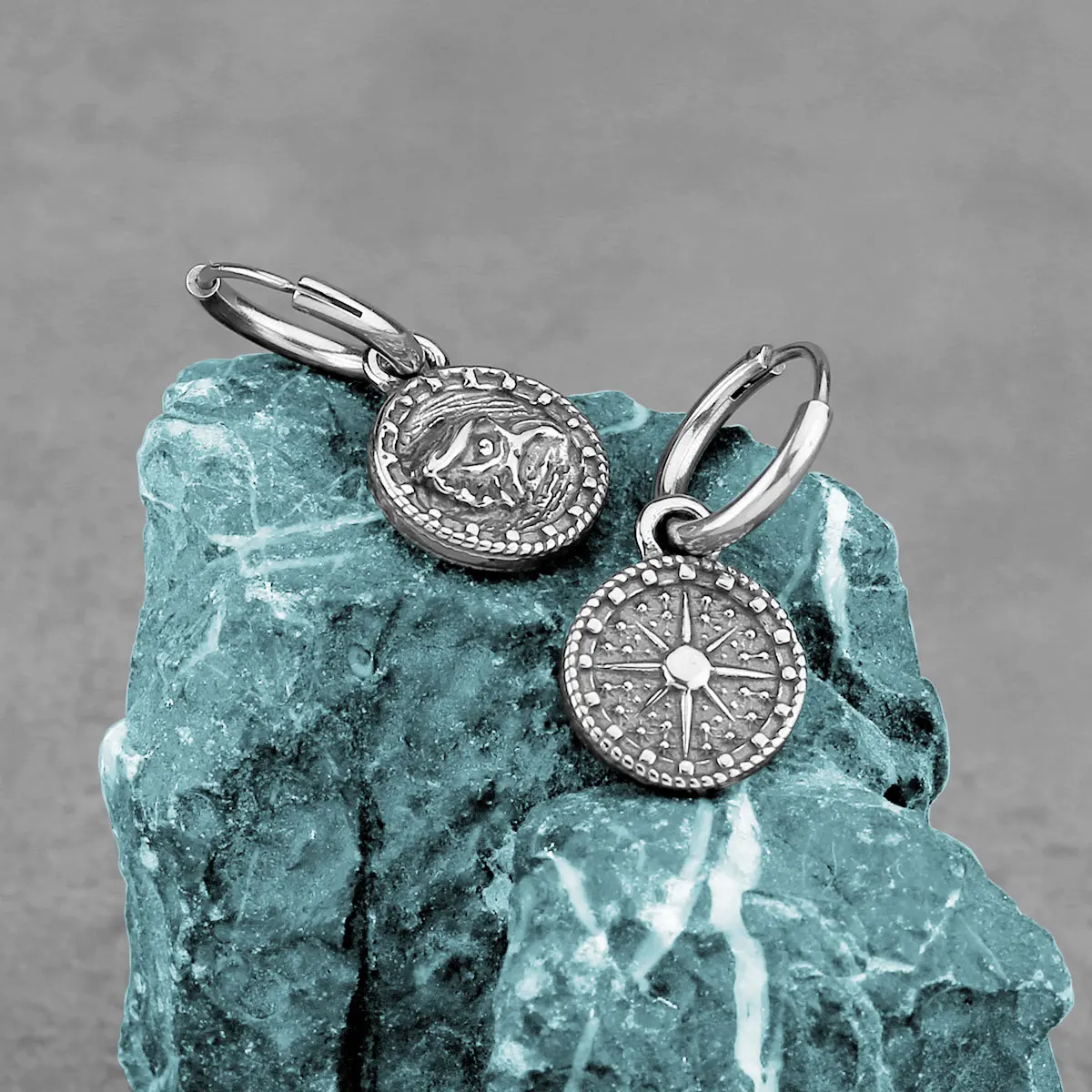

Vintage Viking Star Sea Compass Eagle Earrings Stainless Steel Men's Nordic Animal Amulets Accessories Fashion Jewelry Wholesale