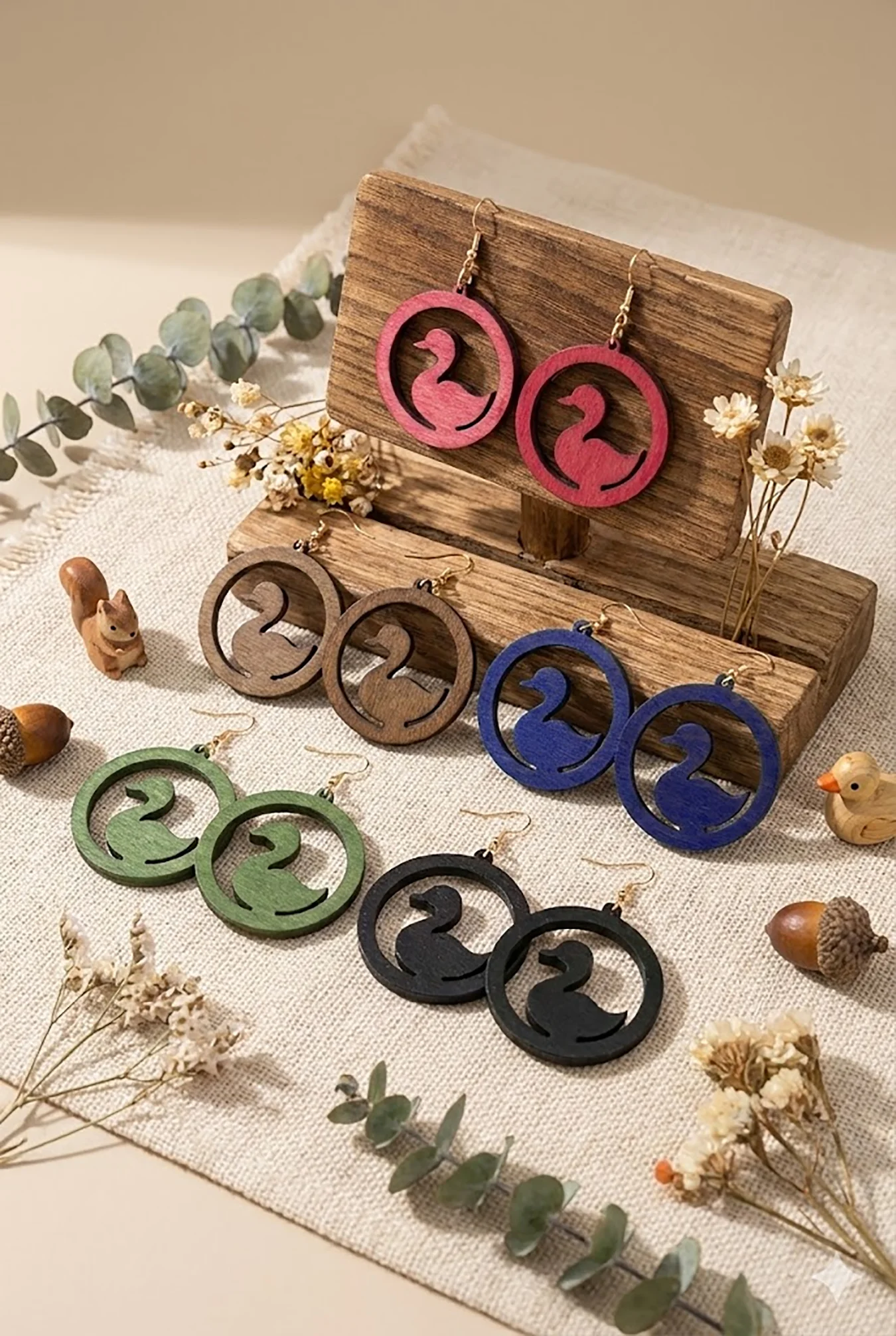 5-teiliges Set mit Damen-Ohrringen, bunte, hohle, entenförmige Holzohrringe, niedlicher pastoraler Stil, Cartoon, einfacher Stil, tägliches Urlaubsgeschenk