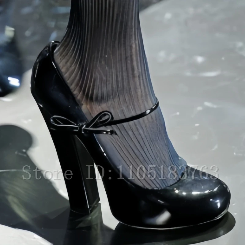 

Round Toe Bow Knots Mary Jeans Shoes Women New Fashion Large Size Thick Heels Single Shoes Patent Leather Shallow Mouth Pumps