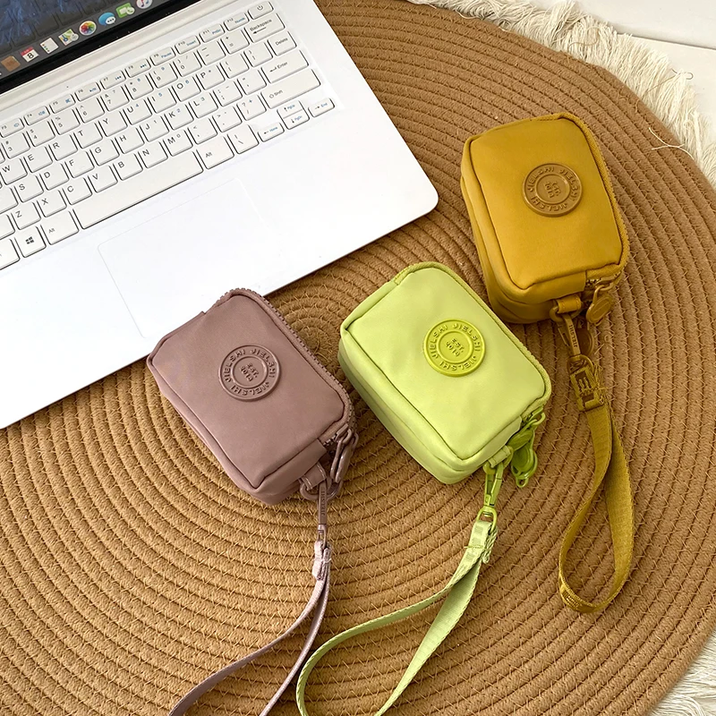 bolsa-de-nylon-leve-para-mulheres-bolsa-pequena-multicamadas-bolsa-compacta-de-tres-camadas-para-passaporte-exclusiva