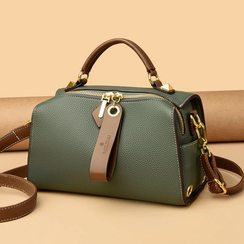 

Элегантная женская сумка-мессенджер из кожи премиум-класса, повседневный винтажный вид и просторный интерьер ​