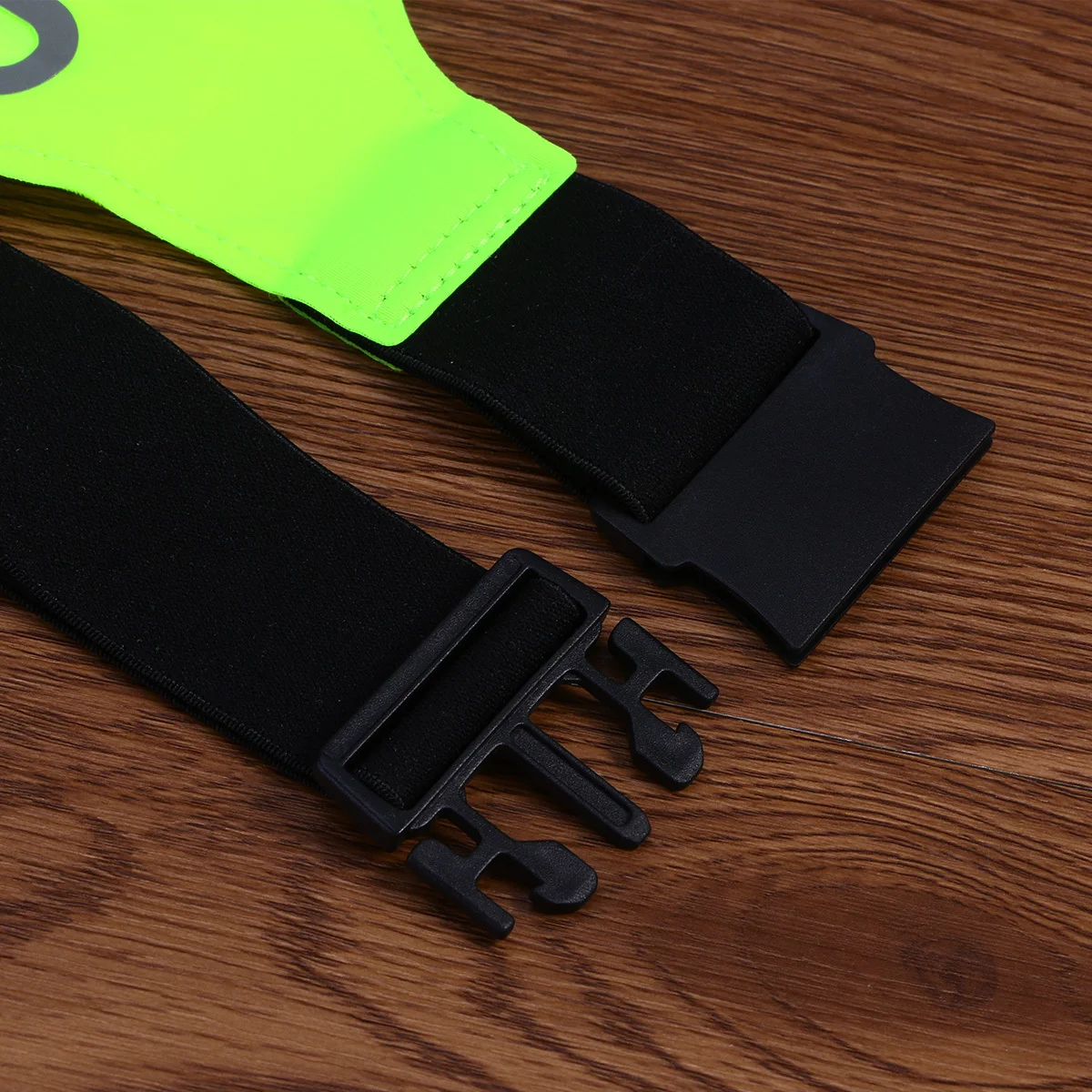 

Water Resistant Running Belt with Reflective Strips Holds Phone Keys Cash Energy Gels for Jogging Walking Hiking Biking Gym