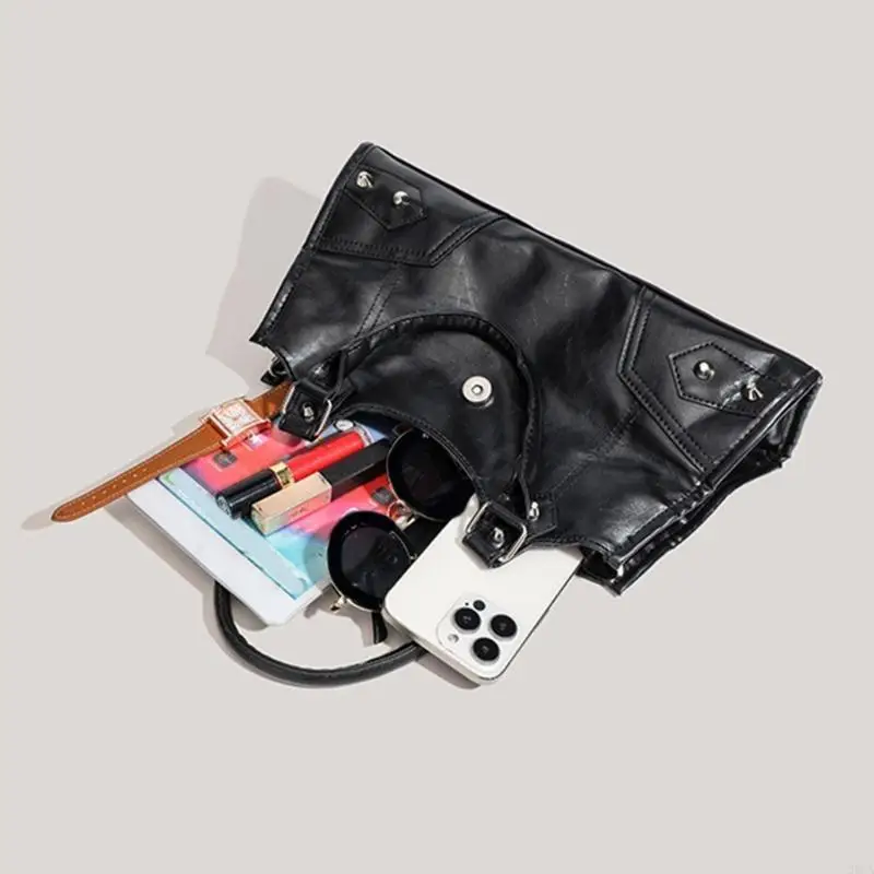 

Fashionable Large Capacity Shoulder Bag PU Leather Crossbody Bags For Women Who Love Retro and Punk Fashion Styles 20CA