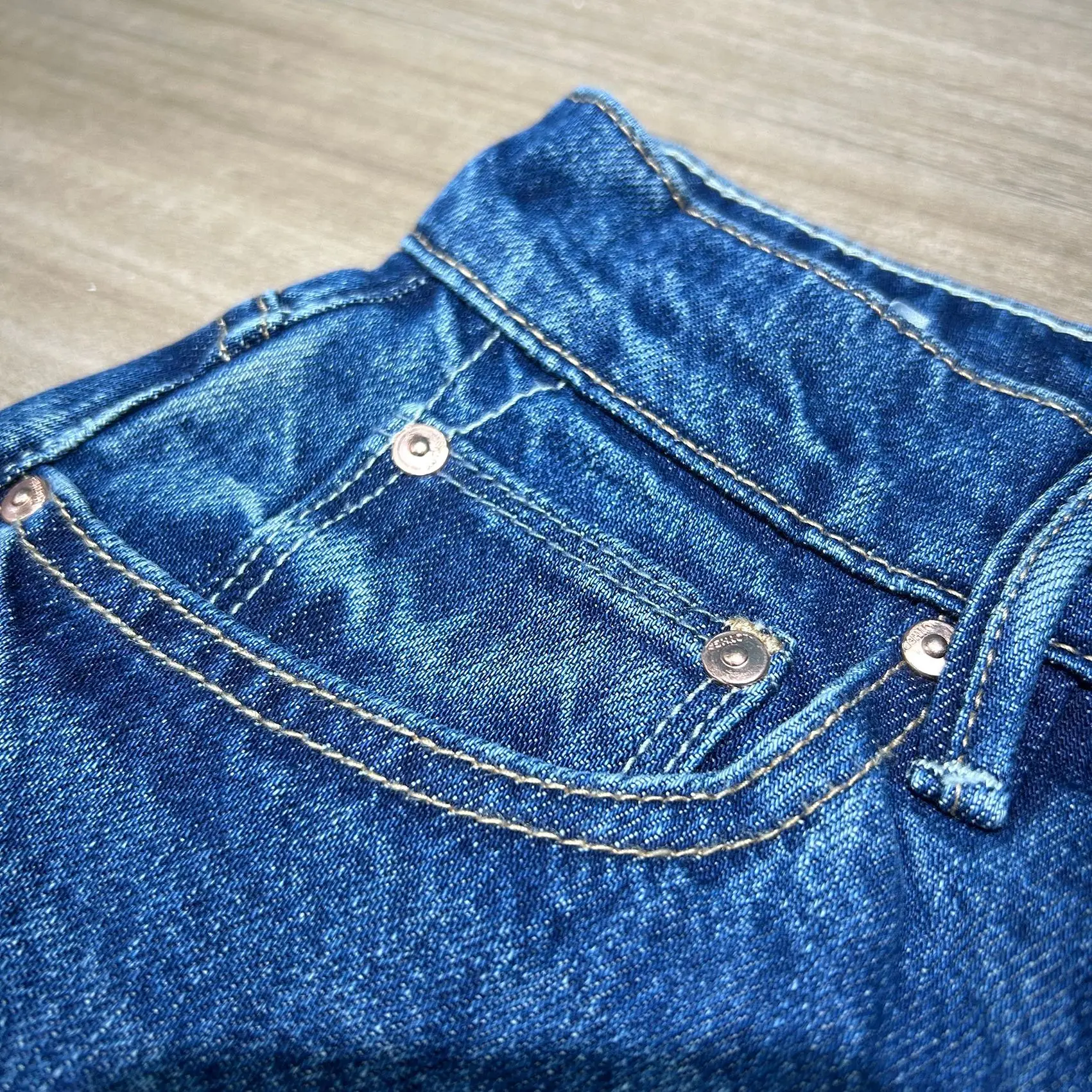 2024 Spring/Summer New High Waist Washed Blue Bearded Edge Denim Shorts for Women