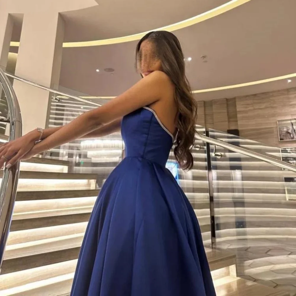 Maßgeschneidertes exquisites A-Linien-Abschlussballkleid mit Rüschen für Damen, U-Boot-Ausschnitt, charmantes, ärmelloses, bodenlanges Partykleid, Damen-Abendkleid