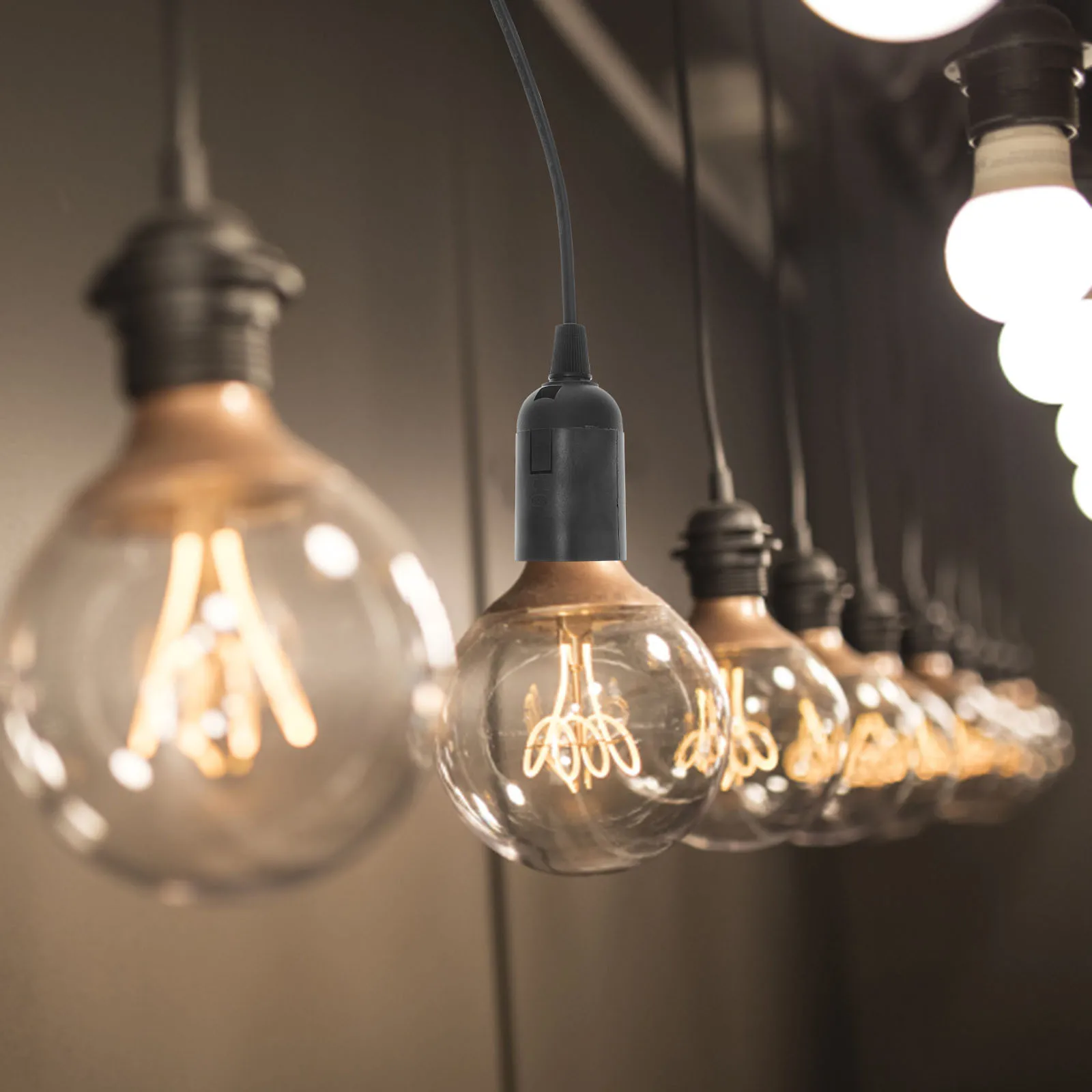 

2Pcs E27 Light Socket with Us Plug Hanging Light Cord Assembly Rotatable Design for Kitchen Bar Garage Pendant Fixture