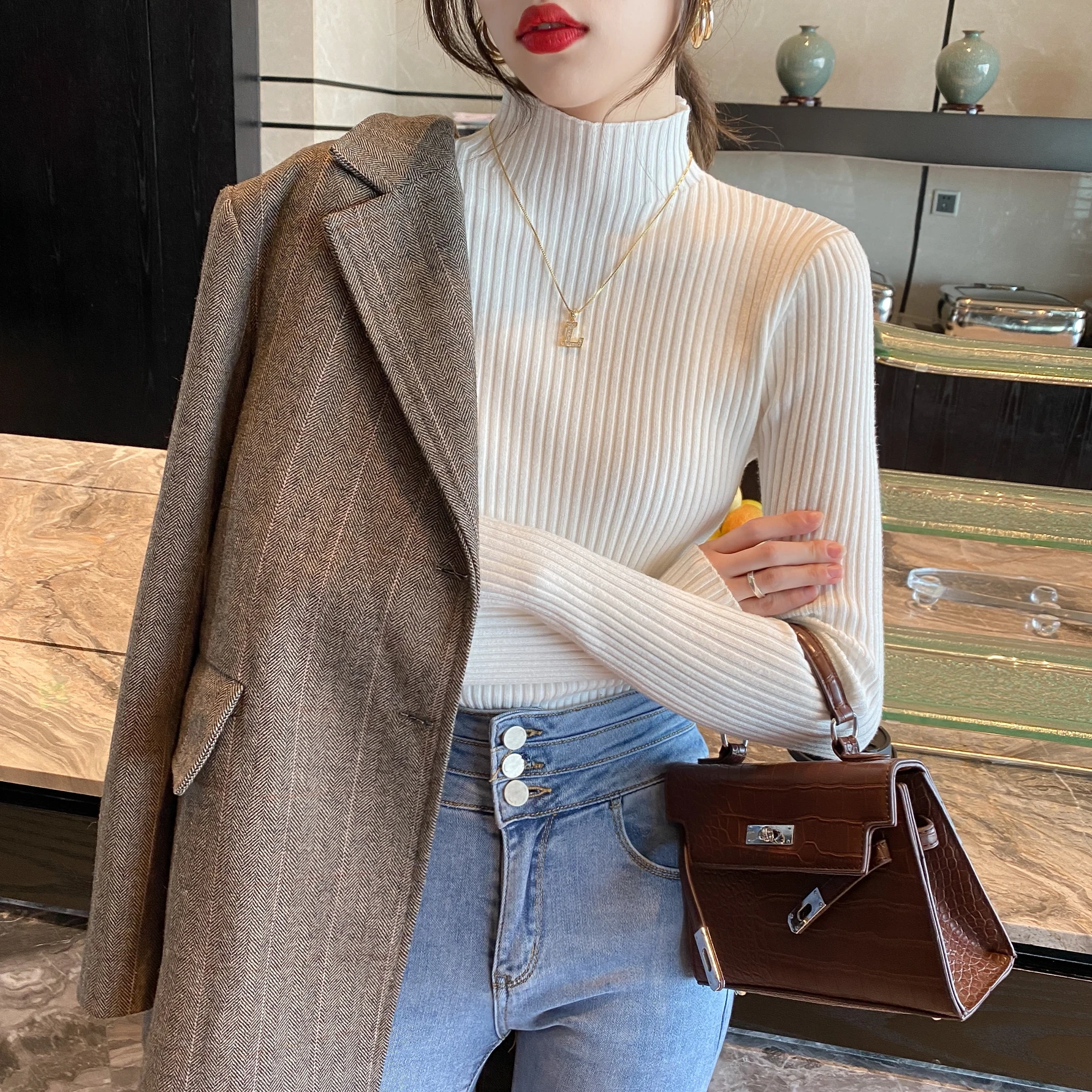 

Turtleneck Sweater Women 2025 Winter Thickened Knit Top White Basic Loose Fit Versatile Chic Pullover​