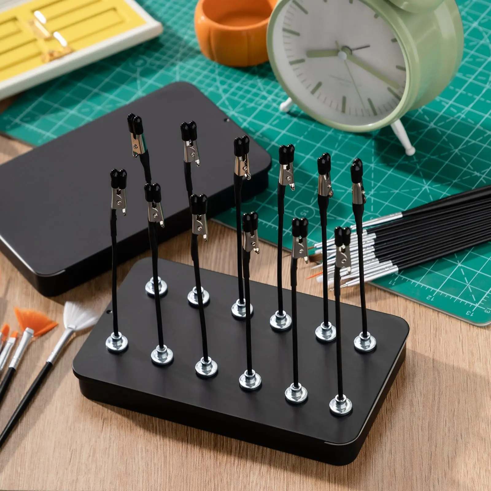 Model Painting Stand Base Holder With 12PCS Magnetic Bendable Alligator Clip Sticks for Airbrush Model Coloring Crafts DIY Tools