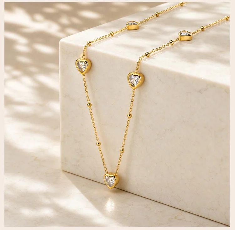 Herzanhänger-Halskette, goldfarbene Edelstahlkette, solide und weiße Muschel-Designs für Boutique-Kapselbestand – Detail 8
