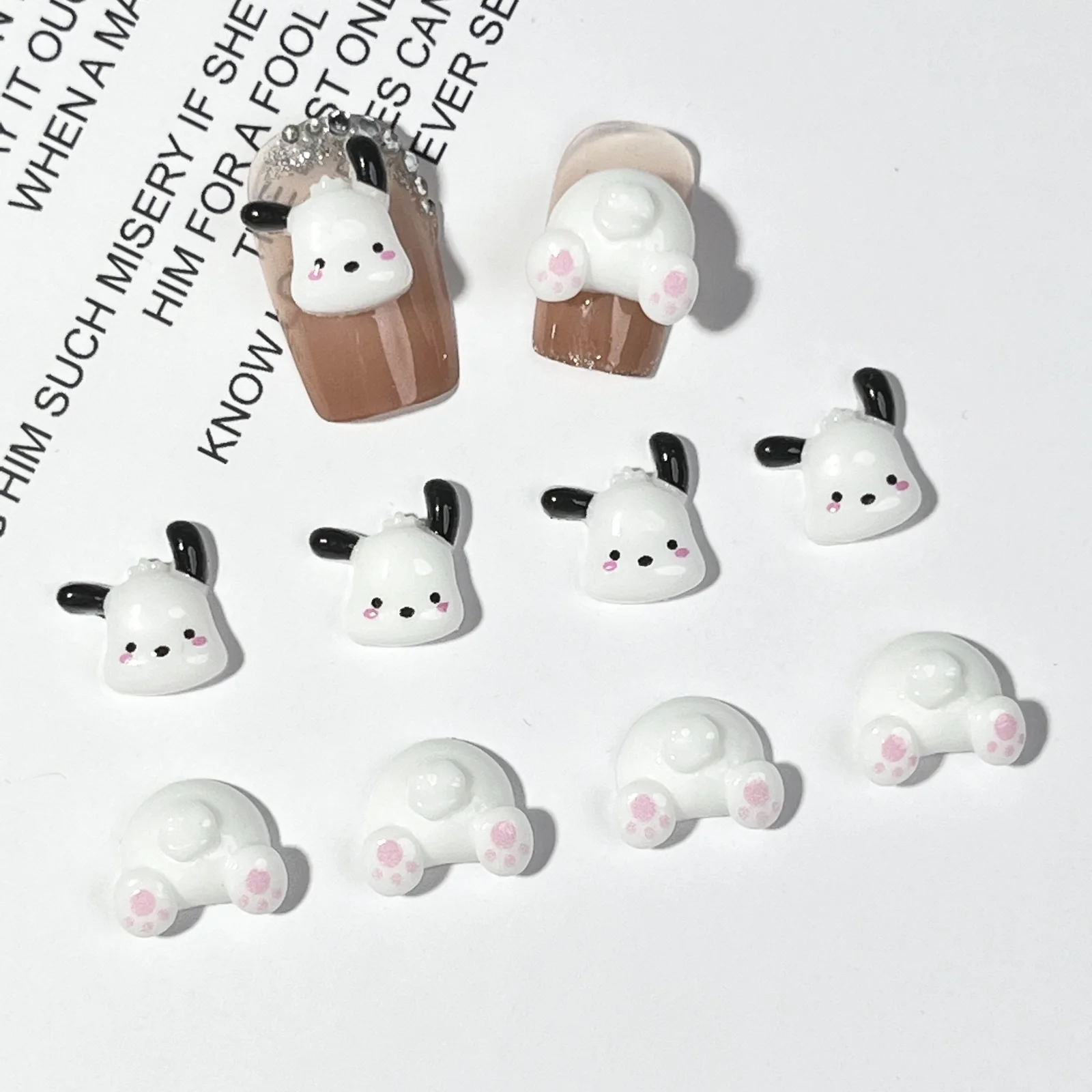 20 Stück Miniso leuchtende Sanrio Pochacco Cartoon-Nagelanhänger für DIY-Nagelherstellung, niedliche Mini-Harz-Flatback-Nagelkunstdekoration