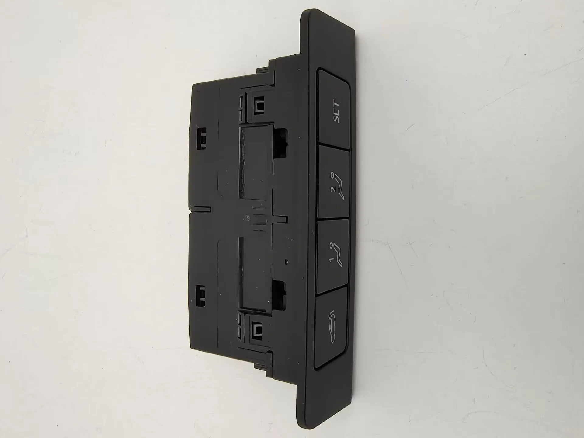 DHB666180  Suitable for Mazda 3 Axela interior trunk switch button, trunk tailgate switch