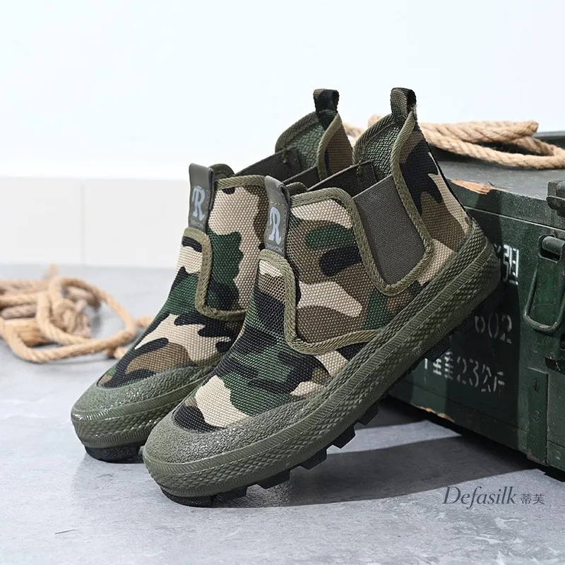 

Breathable Casual Shoes Men's High-Top Slip-On Mountain Climbing Shoes Anti-Odor Wear-Resistant Easy to Wear And off