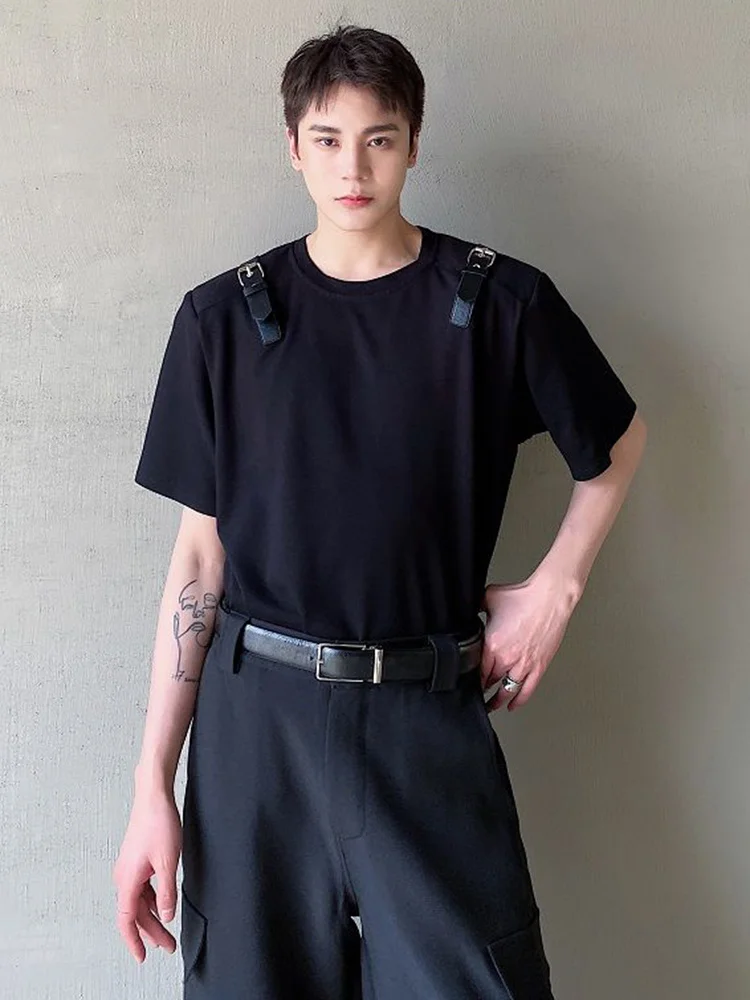 Casual Men's T-shirt 2022 New Korean Style Fashionable Personality Leather Decorate Wide Shoulder Design Simple Top 2A2120