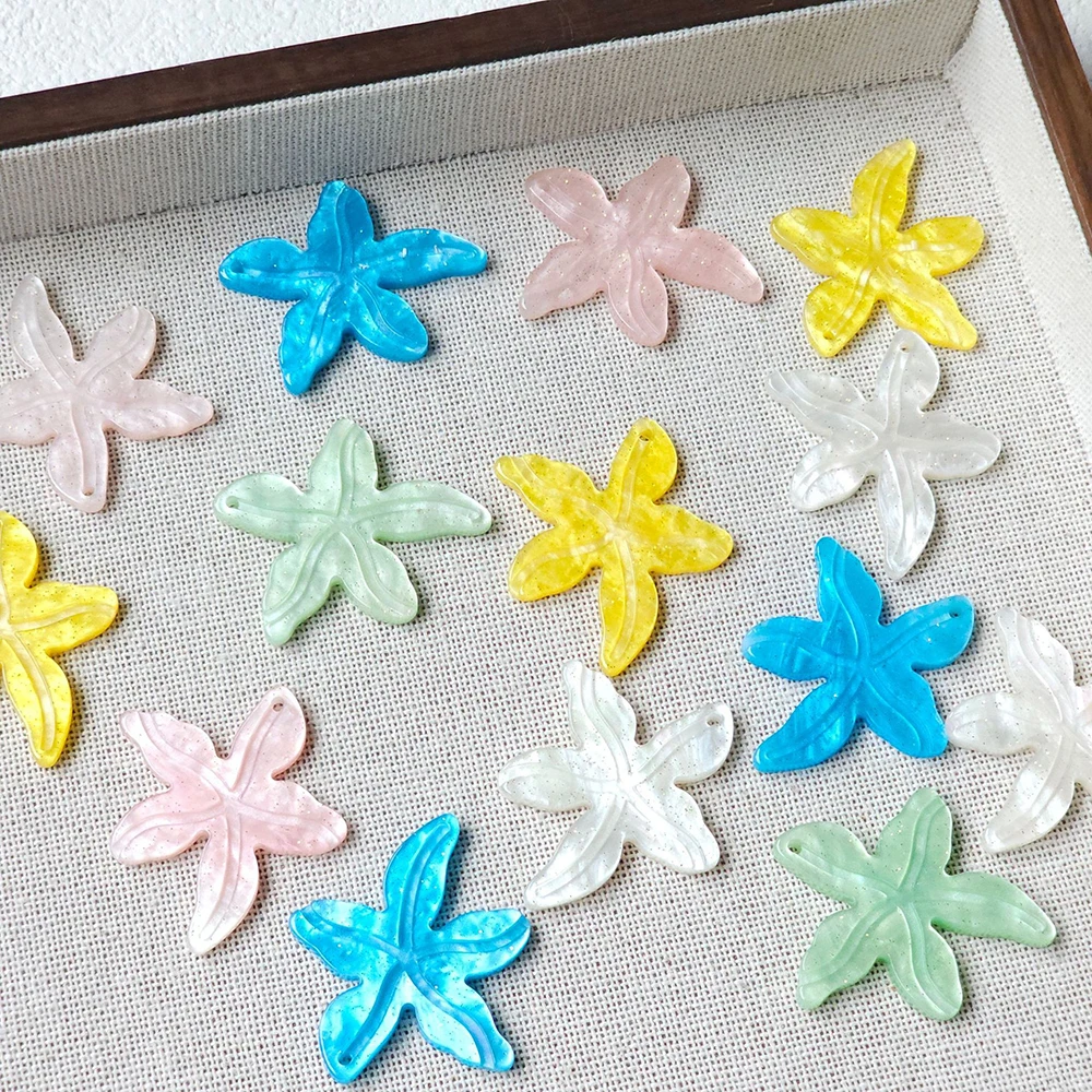 5 Stück 27x30mm Romantischer Urlaubsstil Acryl Fünfblättrige Blume DIY Ohrringe Handyhülle Haarspange Schuh-Accessoires Schmuckzubehör