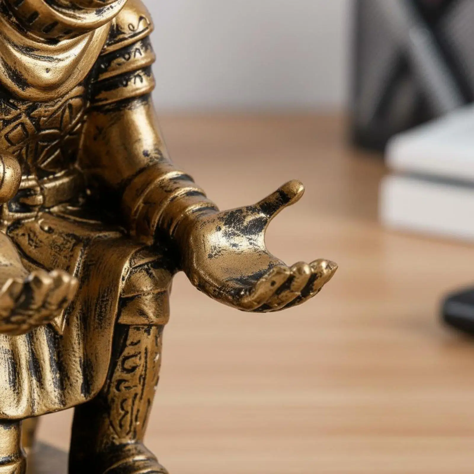 Resin Knight Pen Holder Unique Desk Ornament Desktop Stand for Office Accessories and Gifts