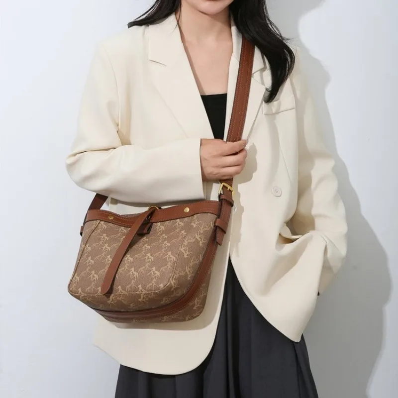 

Профессиональная женская сумка Anytime-Anywhere, универсальная рабочая сумка, подходит для разных случаев и настройки.